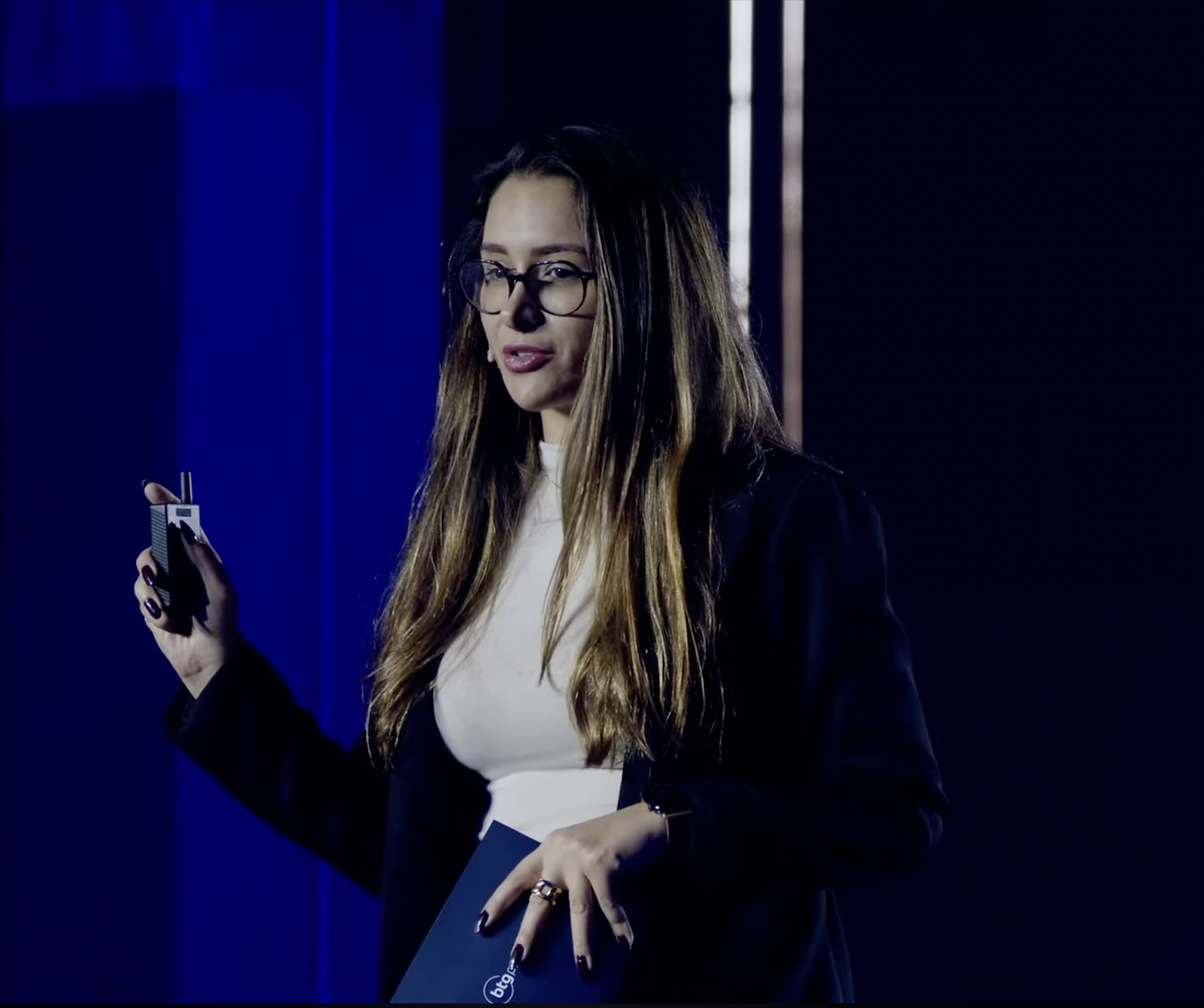 Roberta Alencar palestrando